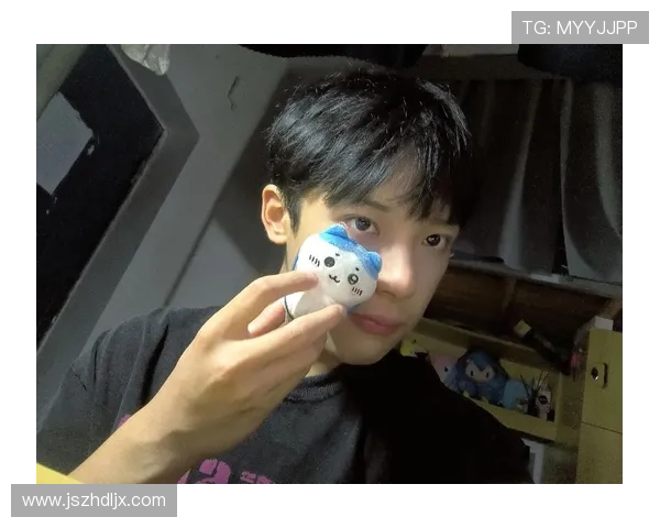 揭秘“害羞男孩”：内向灵魂的温柔世界